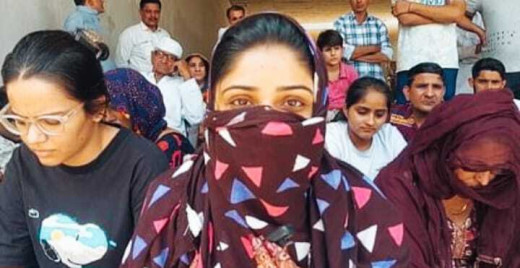 शादी से पहले दुल्हन ने ससुराल में धरने पर बैठकर जताया विरोध, जानिए पूरा मामला